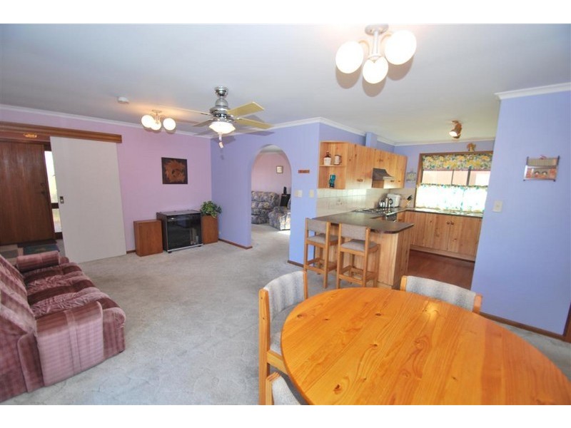 22 Hendrix Crescent, Woodcroft SA 5162