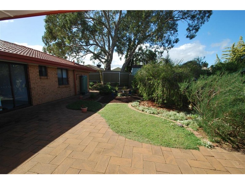 22 Hendrix Crescent, Woodcroft SA 5162