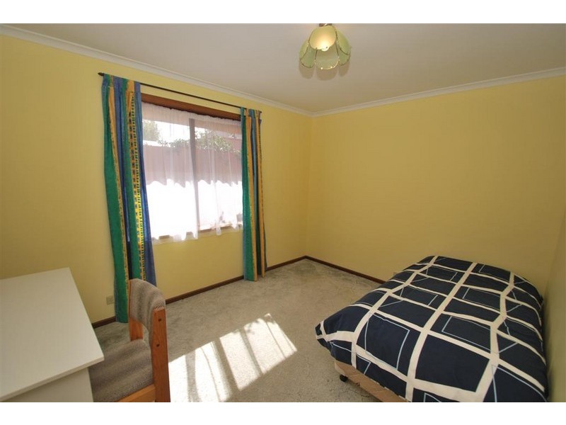 22 Hendrix Crescent, Woodcroft SA 5162