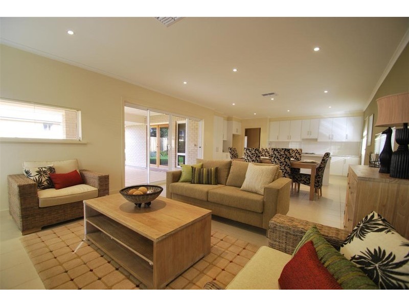 16 Flag Street, Seaford Meadows SA 5169