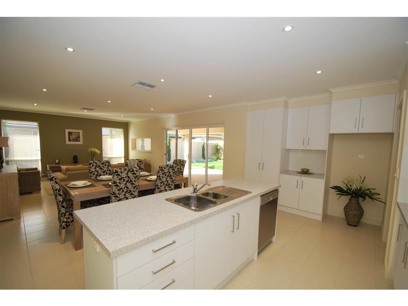 16 Flag Street, Seaford Meadows SA 5169