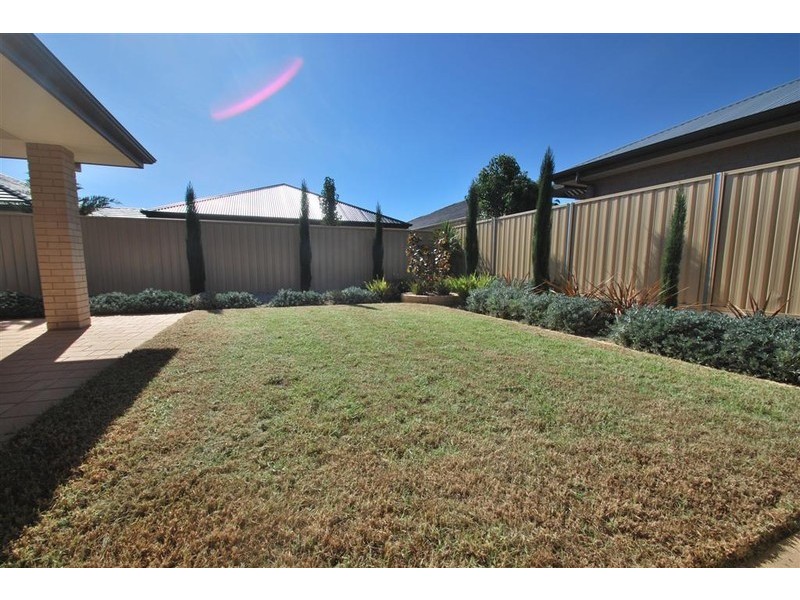 16 Flag Street, Seaford Meadows SA 5169