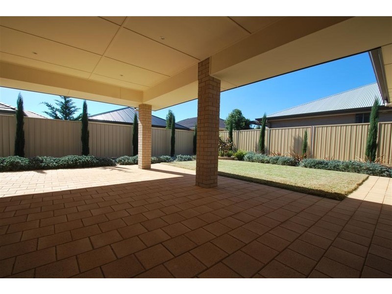16 Flag Street, Seaford Meadows SA 5169