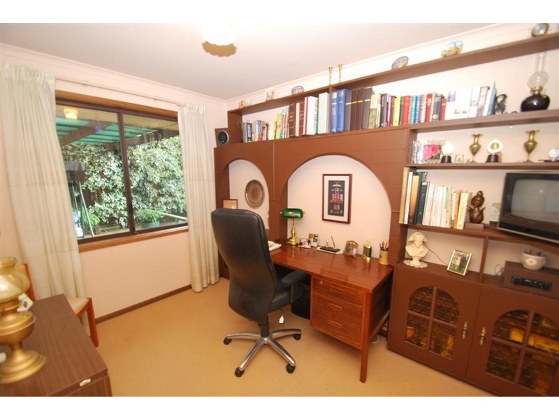 15 Rubin Crescent, Happy Valley SA 5159