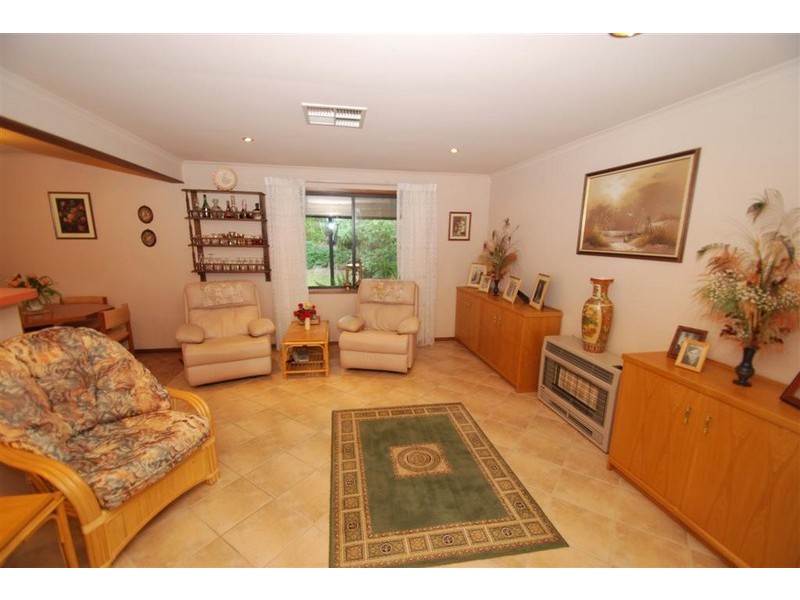 15 Rubin Crescent, Happy Valley SA 5159