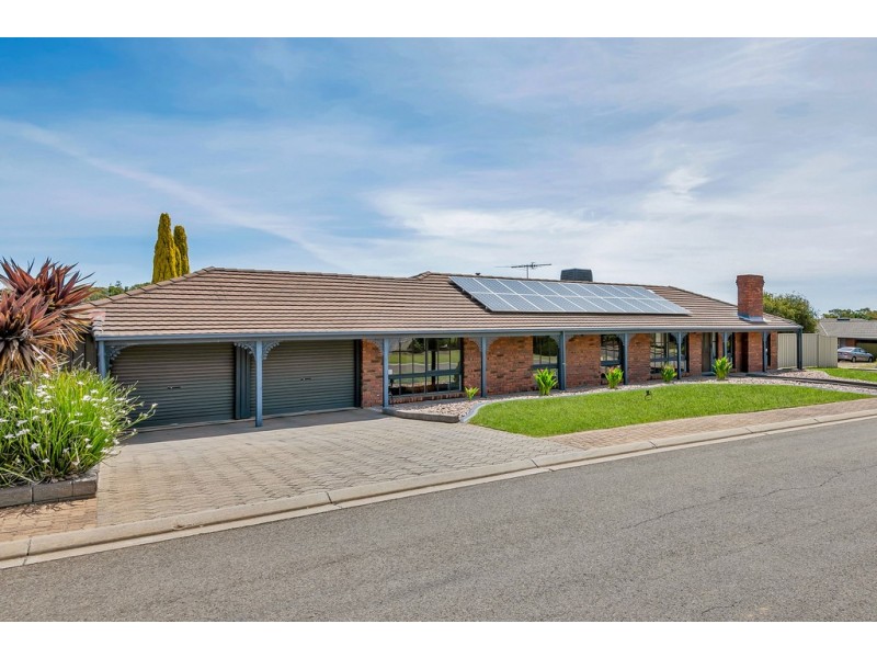 16 Vines Cross Crescent, Onkaparinga Hills SA 5163