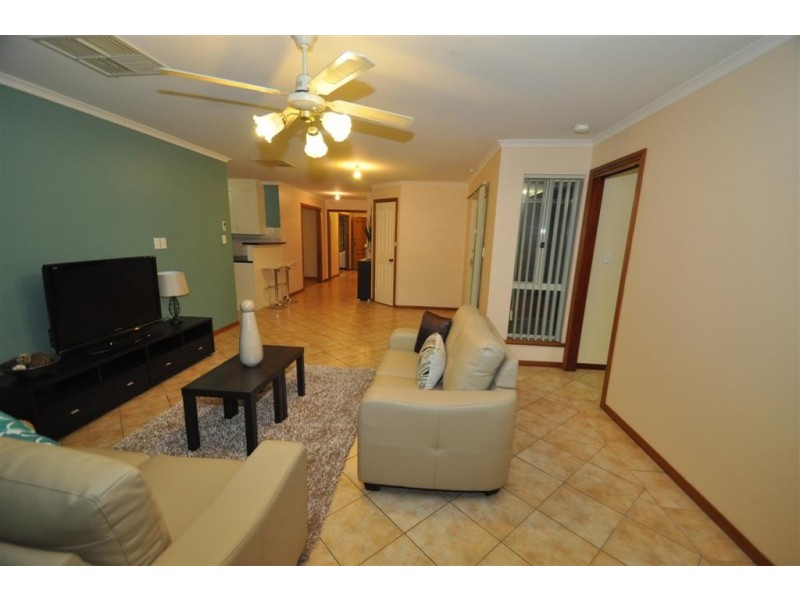 24 Pegasus Drive, Woodcroft SA 5162
