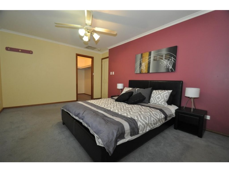 24 Pegasus Drive, Woodcroft SA 5162