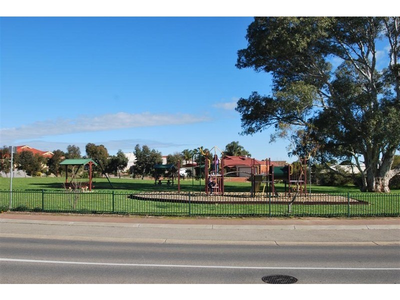 24 Pegasus Drive, Woodcroft SA 5162