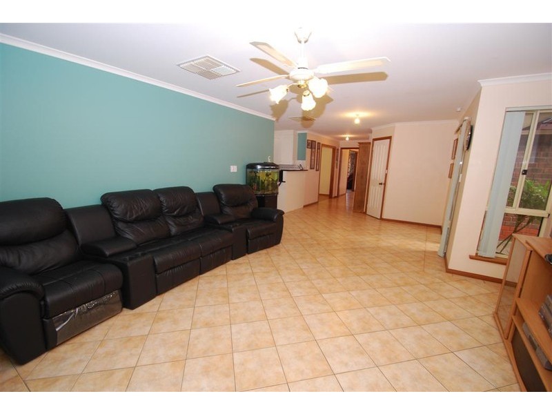 24 Pegasus Drive, Woodcroft SA 5162
