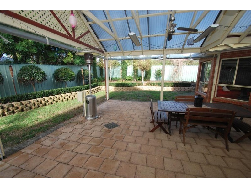 8 Oakford Crescent, Happy Valley SA 5159