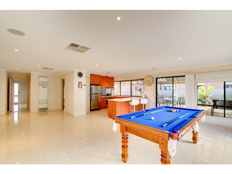 124 Grand Boulevard, Seaford Rise SA 5169