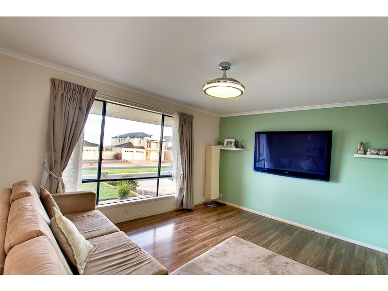 124 Grand Boulevard, Seaford Rise SA 5169