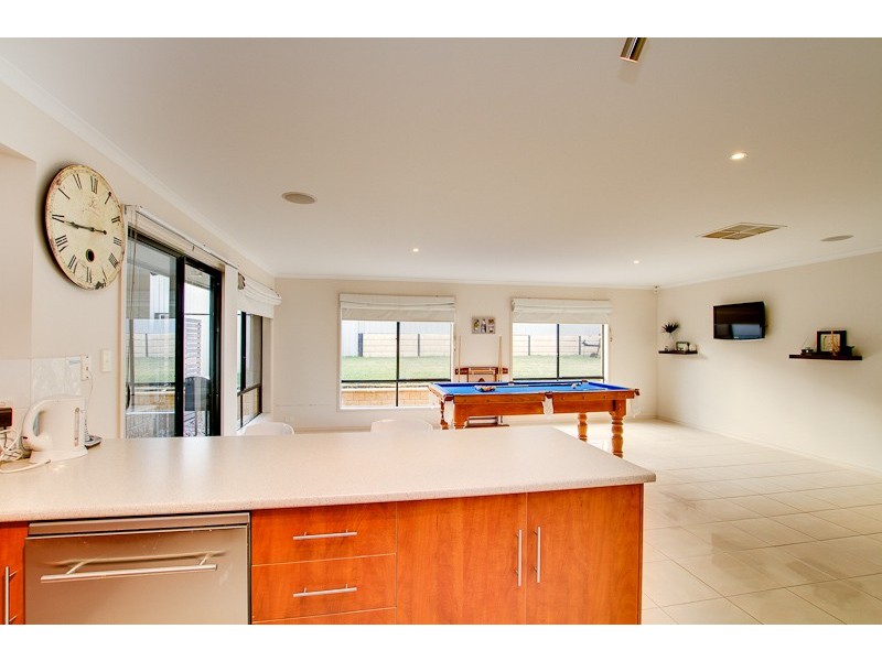 124 Grand Boulevard, Seaford Rise SA 5169