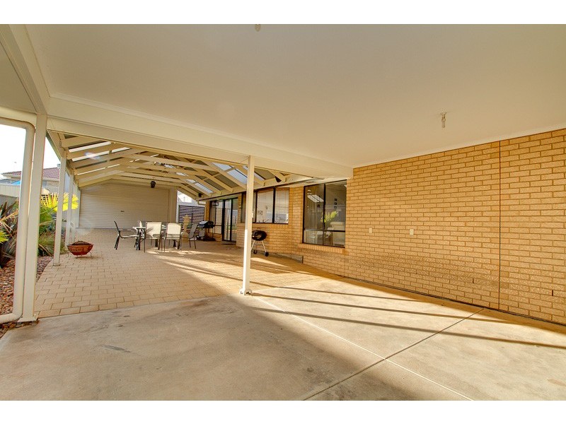124 Grand Boulevard, Seaford Rise SA 5169