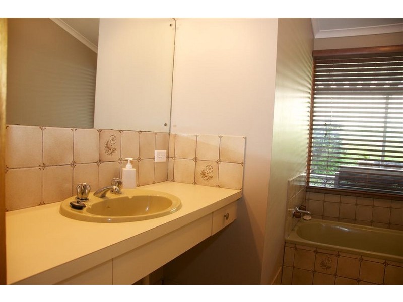 29 Education Road, Happy Valley SA 5159