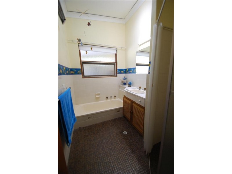 10 Rosa Court, Happy Valley SA 5159