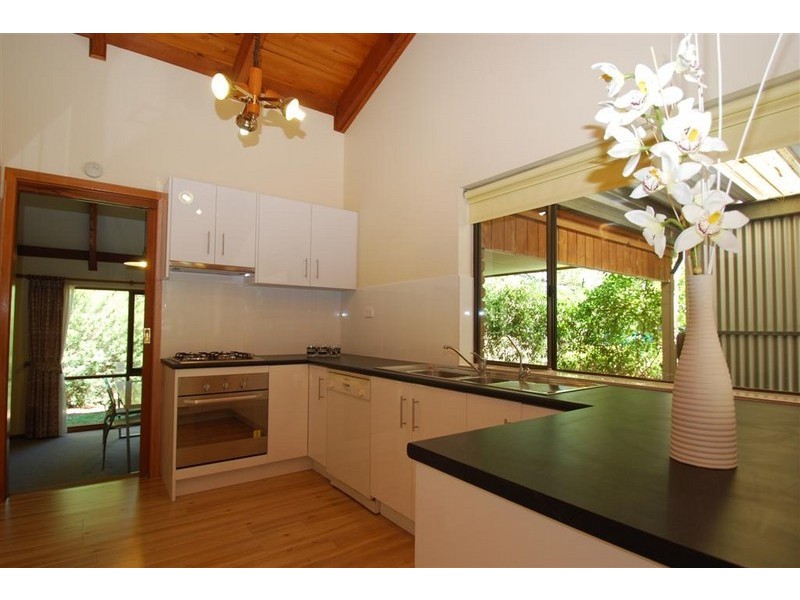 40 Crossing Road, Aberfoyle Park SA 5159