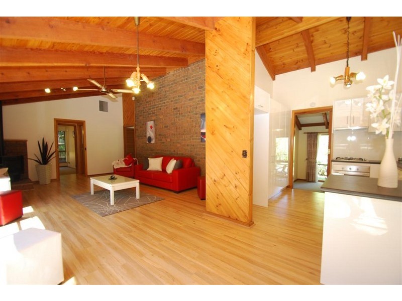 40 Crossing Road, Aberfoyle Park SA 5159