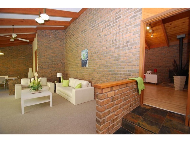 40 Crossing Road, Aberfoyle Park SA 5159