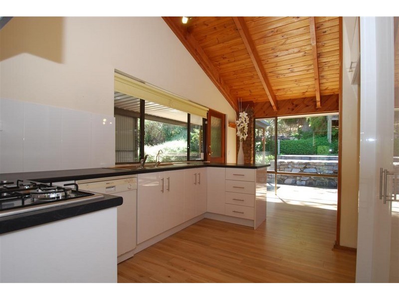 40 Crossing Road, Aberfoyle Park SA 5159