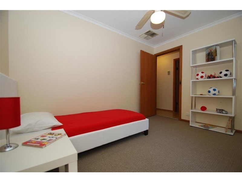 40 Crossing Road, Aberfoyle Park SA 5159