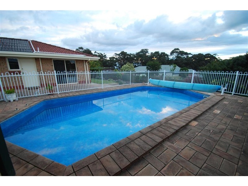 13 Sandalwood Grove, Woodcroft SA 5162