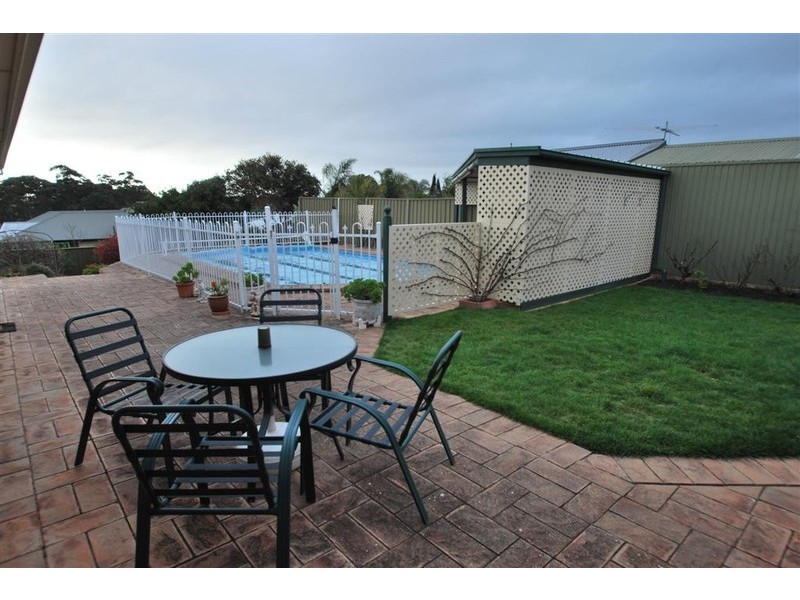 13 Sandalwood Grove, Woodcroft SA 5162