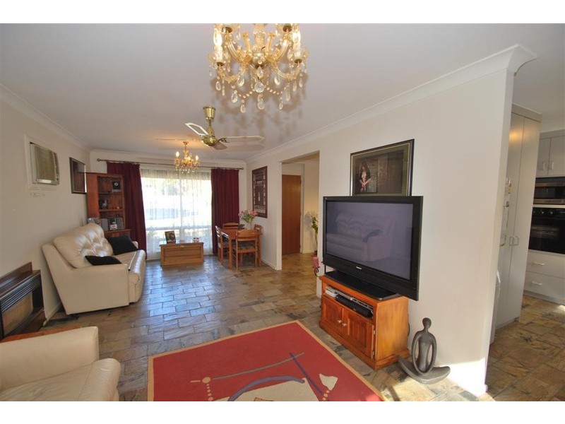 10 Jennifer Drive, Happy Valley SA 5159