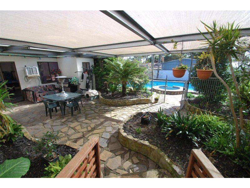 10 Jennifer Drive, Happy Valley SA 5159