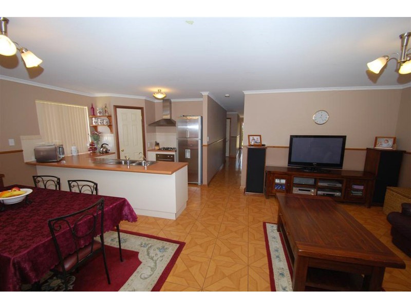 11 Verdant Parade, Woodcroft SA 5162