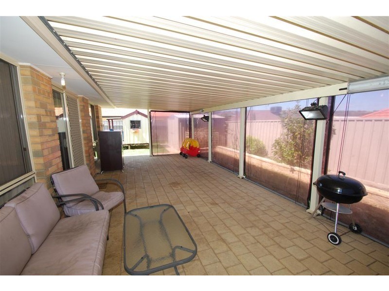 11 Verdant Parade, Woodcroft SA 5162