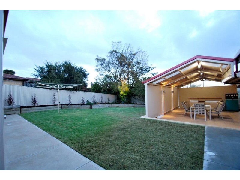 19 Manunda Way, Hallett Cove SA 5158