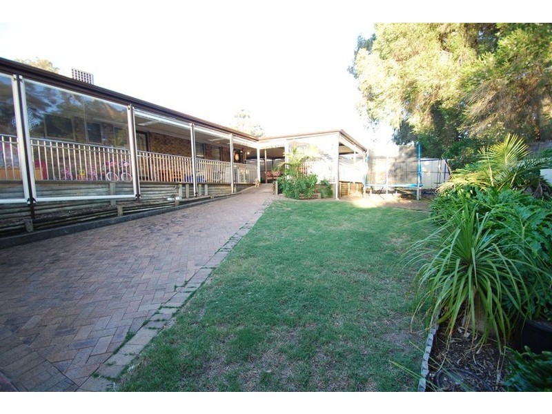18 Fraser Avenue, Happy Valley SA 5159