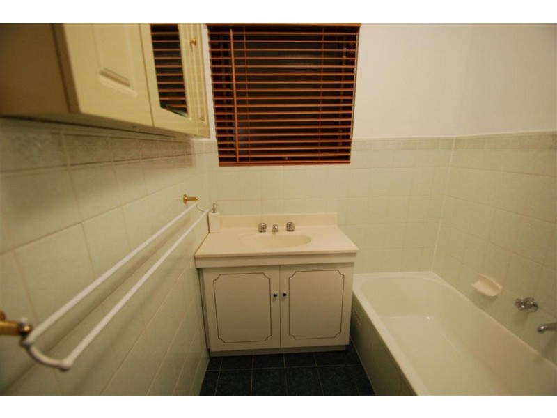 18 Fraser Avenue, Happy Valley SA 5159