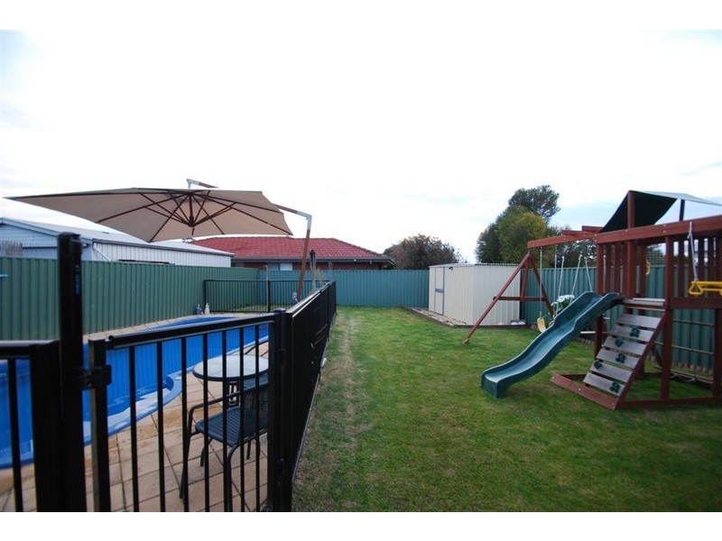 3 Allman Avenue, Woodcroft SA 5162