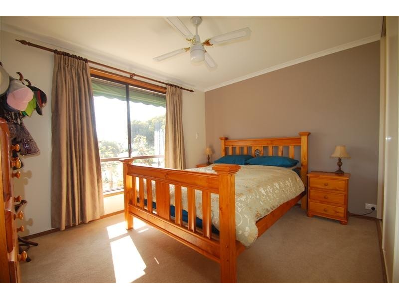 6 Manooka Road, Morphett Vale SA 5162