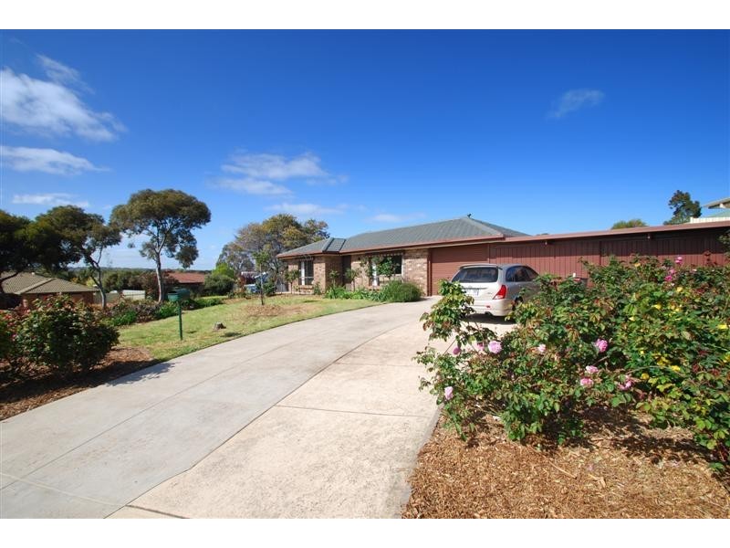 6 Manooka Road, Morphett Vale SA 5162