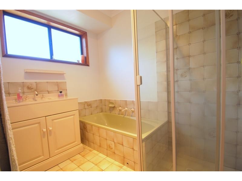 6 Manooka Road, Morphett Vale SA 5162