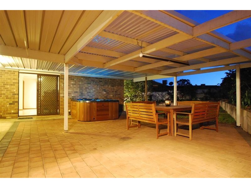 6 Manooka Road, Morphett Vale SA 5162