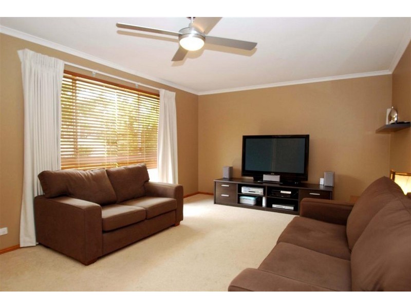 28 Rogana Crescent, Hallett Cove SA 5158