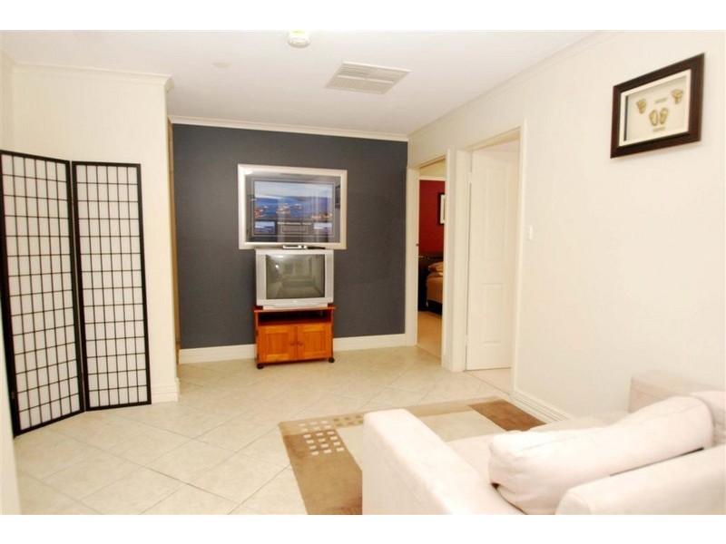 28 Rogana Crescent, Hallett Cove SA 5158