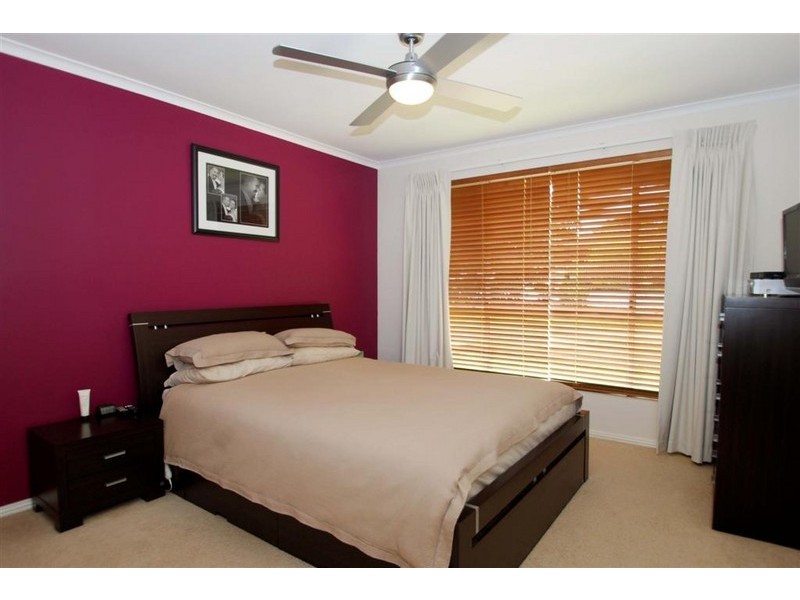 28 Rogana Crescent, Hallett Cove SA 5158