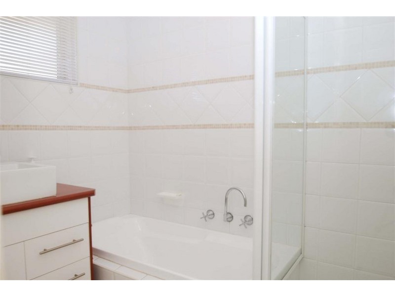 28 Rogana Crescent, Hallett Cove SA 5158