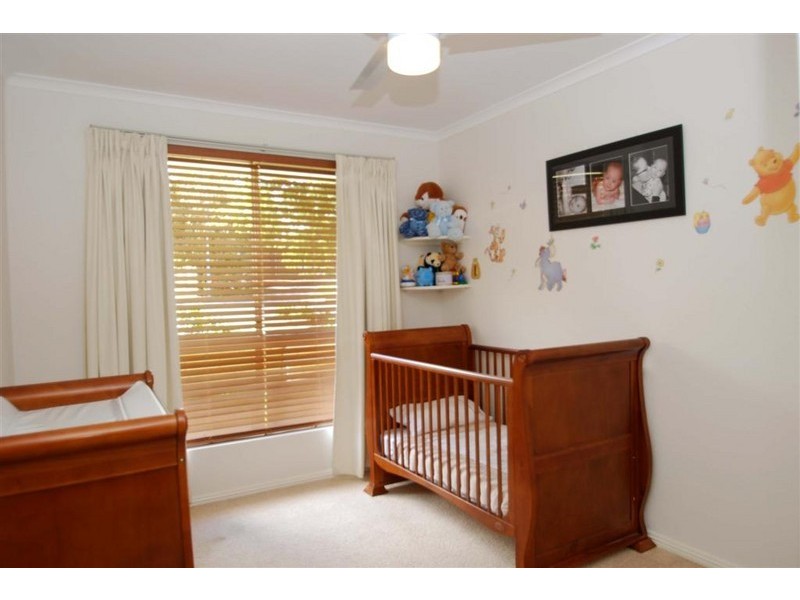 28 Rogana Crescent, Hallett Cove SA 5158