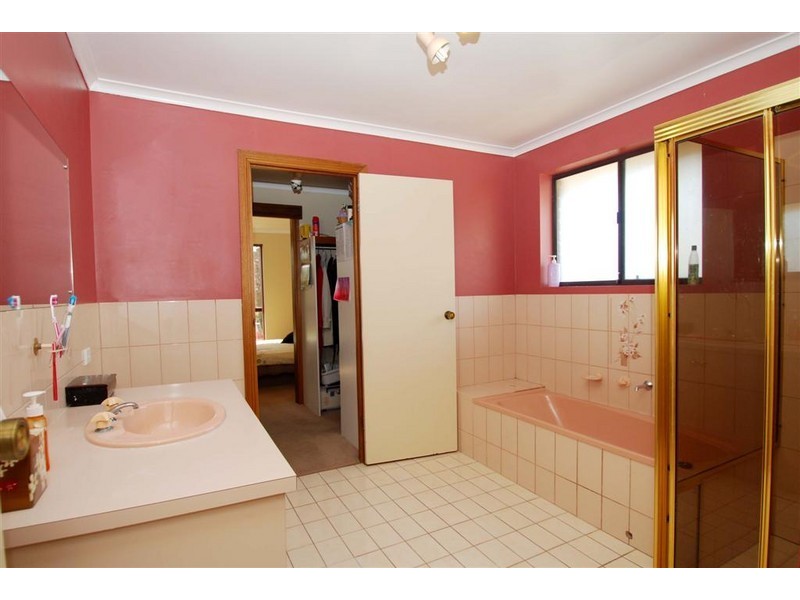 21 Woodswallow Drive, Happy Valley SA 5159