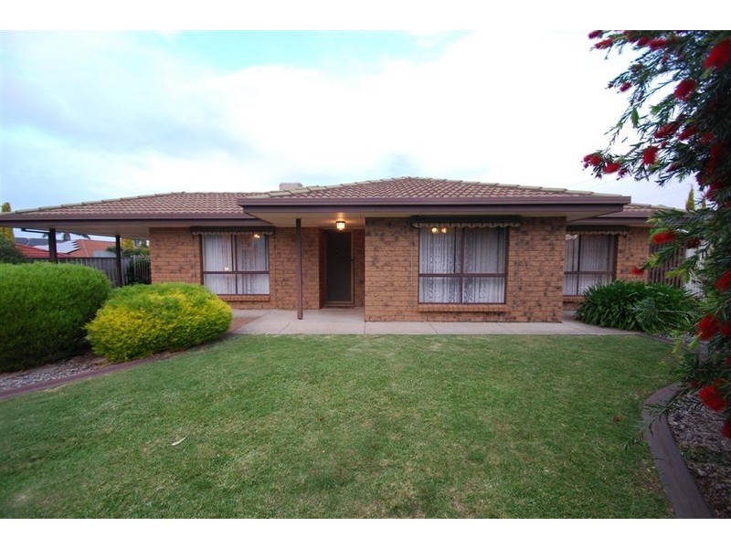 15 Moncur Street, Woodcroft SA 5162