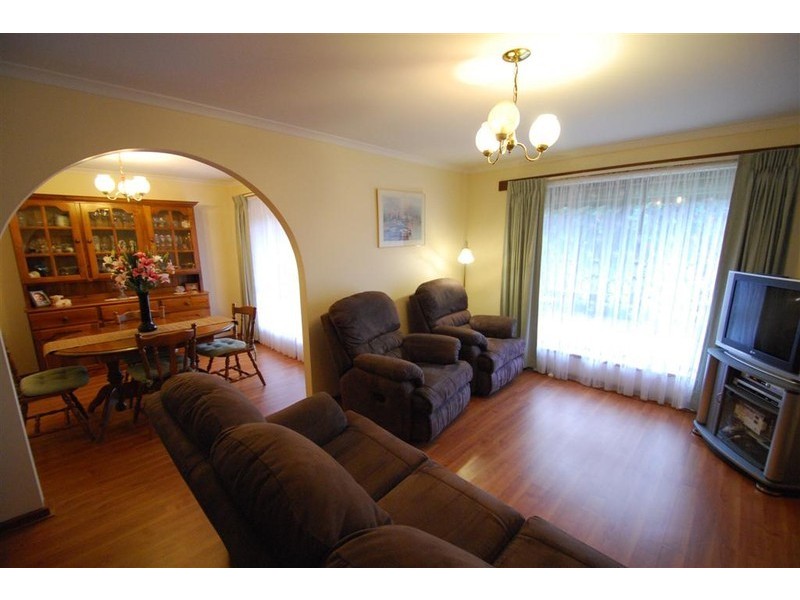 15 Moncur Street, Woodcroft SA 5162