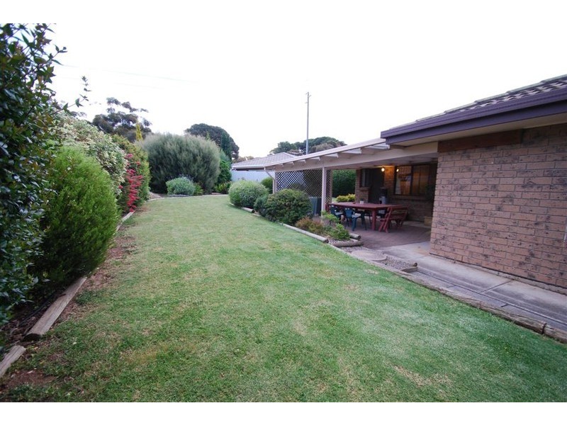 15 Moncur Street, Woodcroft SA 5162