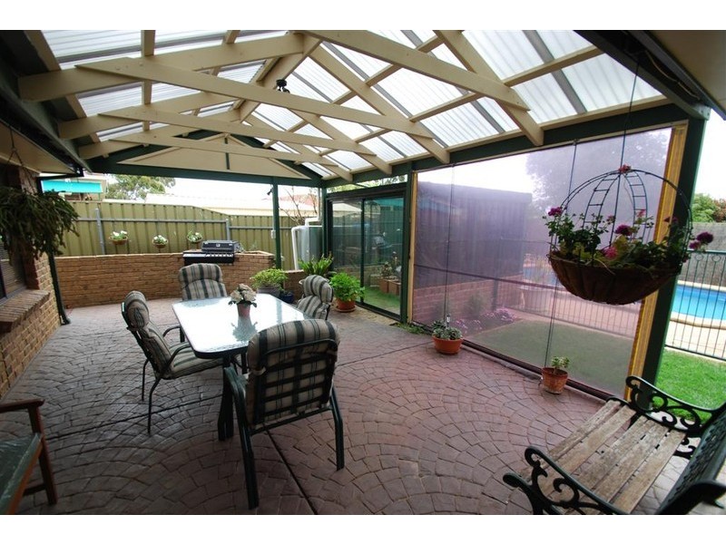 10 Pinehurst Grove, Morphett Vale SA 5162